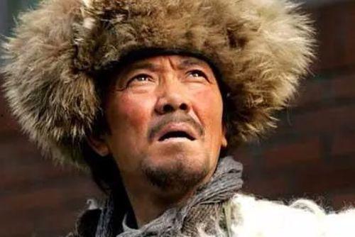 霍依依全家吃瓜,共享夏日清凉时光