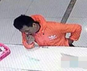 警察叔叔吃瓜比赛,警营里的趣味竞技时光