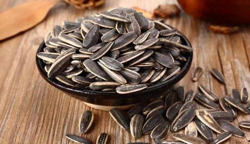 啃瓜子吃瓜图片,品味生活，共享瓜香