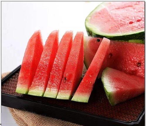 东北王吃瓜,揭秘宫廷秘闻背后的权力斗争