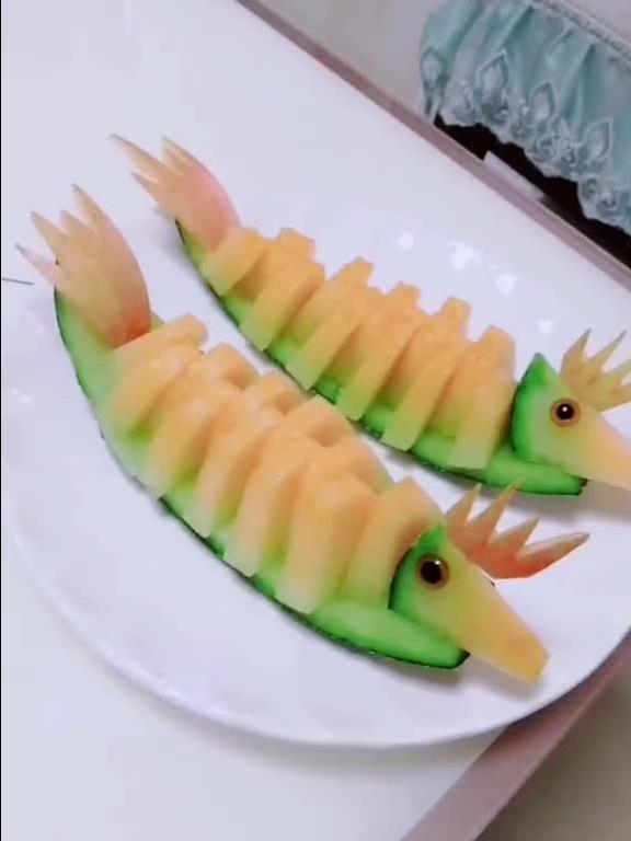 先吃鲨鱼再吃瓜  第3张